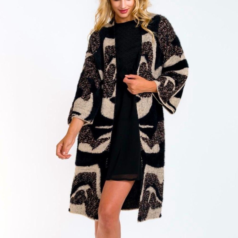Classy Black Fuzzy Knit Abstract Print Cardigan